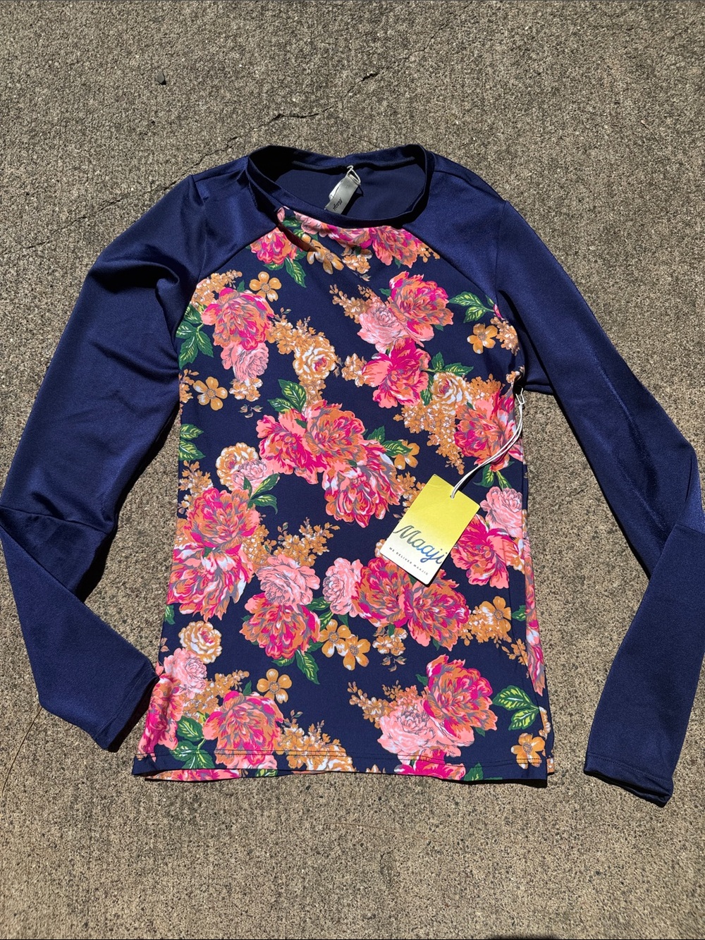 NEW🌸 Maaji Applause Long Sleeve Swim Shirt Rash Guard L $110